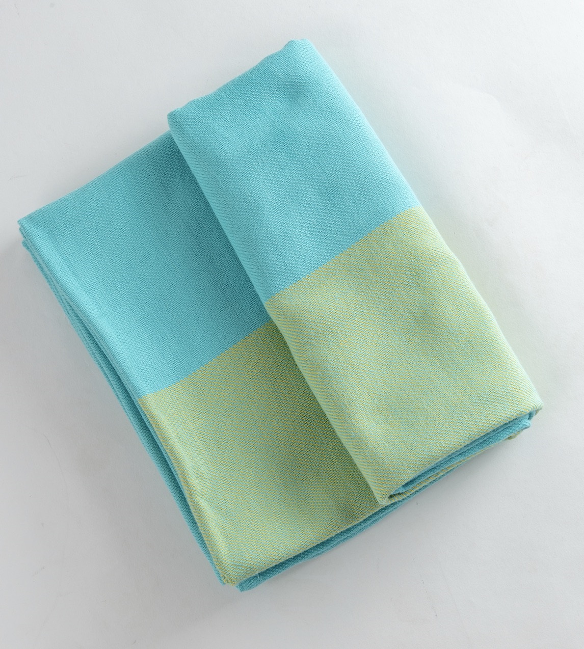 How to Choose the Right Airline Blanket for Yourself?