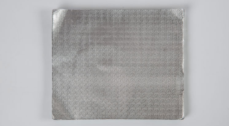 Can the Airline Aluminum Foil Sheet Be Put into the Microwave Oven?